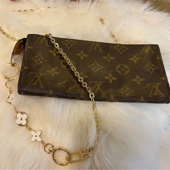 Authentic Louis Vuitton Bucket PM Pouch - Picture 3 of 8